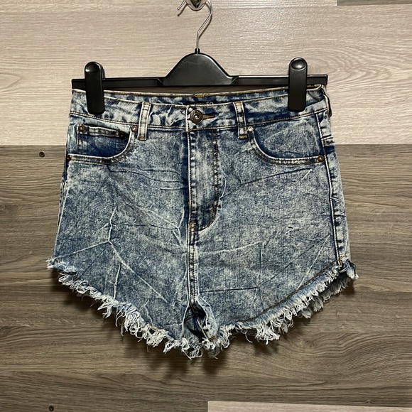 2 Pairs of denim shorts - Picture 6 of 8